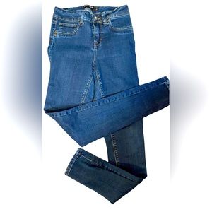 Junior's LOLO Jeans Size 5 Straight Leg Jeans
